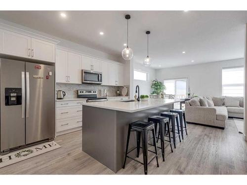 23 Earl Close, Red Deer, AB - Indoor Photo Showing Kitchen With Upgraded Kitchen