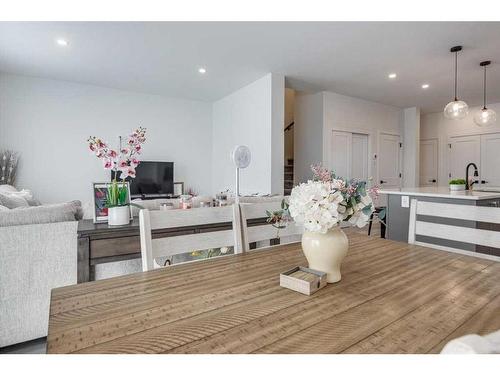 23 Earl Close, Red Deer, AB - Indoor Photo Showing Living Room