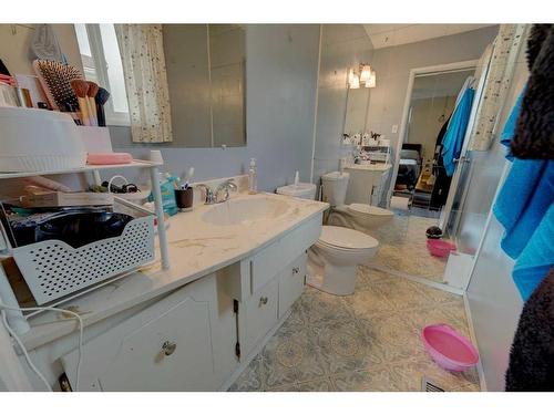 38 Wishart Street, Red Deer, AB - Indoor Photo Showing Bathroom