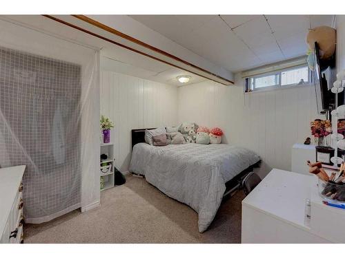 38 Wishart Street, Red Deer, AB - Indoor Photo Showing Bedroom