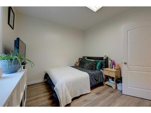 28 Duval Close, Red Deer, AB - Indoor Photo Showing Bedroom