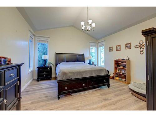 28 Duval Close, Red Deer, AB - Indoor Photo Showing Bedroom