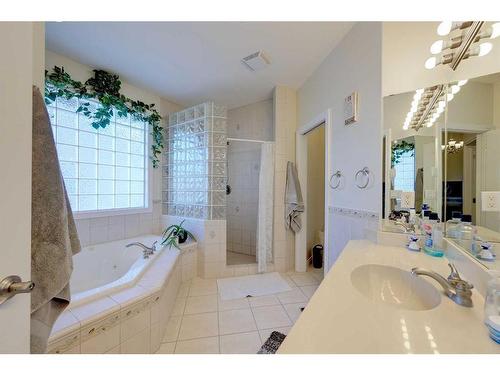 28 Duval Close, Red Deer, AB - Indoor Photo Showing Bathroom