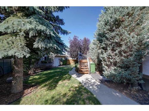 28 Duval Close, Red Deer, AB - Outdoor