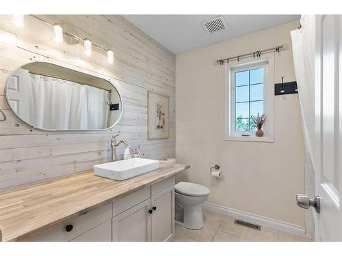 46117 Hwy 854, Rural Camrose County, AB - Indoor Photo Showing Bathroom