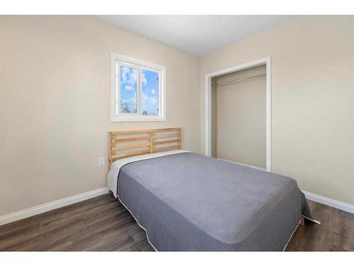 46117 Hwy 854, Rural Camrose County, AB - Indoor Photo Showing Bedroom