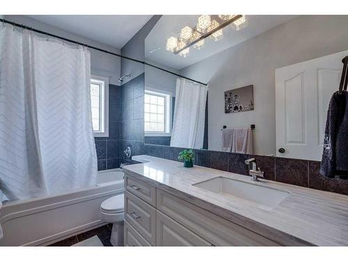 148 Iverson Close, Red Deer, AB - Indoor Photo Showing Bathroom