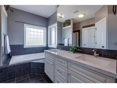 148 Iverson Close, Red Deer, AB - Indoor Photo Showing Bathroom