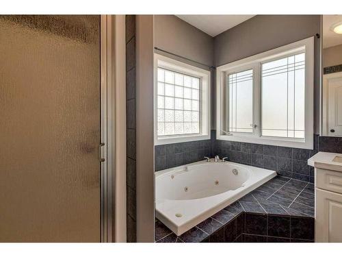 148 Iverson Close, Red Deer, AB - Indoor Photo Showing Bathroom