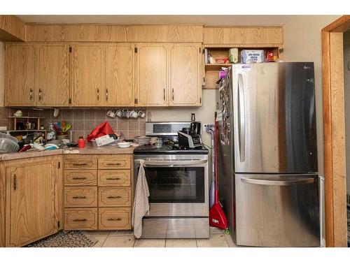 3928 43 Avenue, Red Deer, AB - Indoor Photo Showing Kitchen