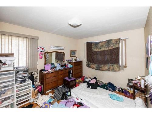 3928 43 Avenue, Red Deer, AB - Indoor Photo Showing Bedroom