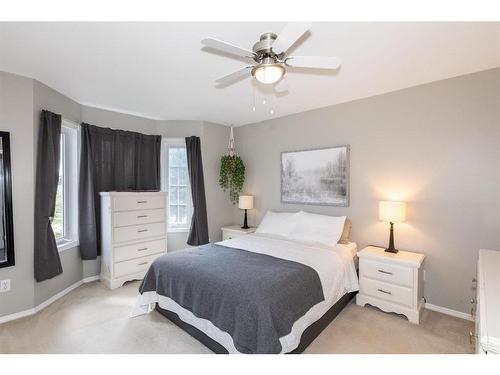 14-27501 Township Road 374, Rural Red Deer County, AB - Indoor Photo Showing Bedroom