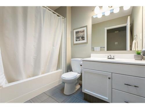 14-27501 Township Road 374, Rural Red Deer County, AB - Indoor Photo Showing Bathroom