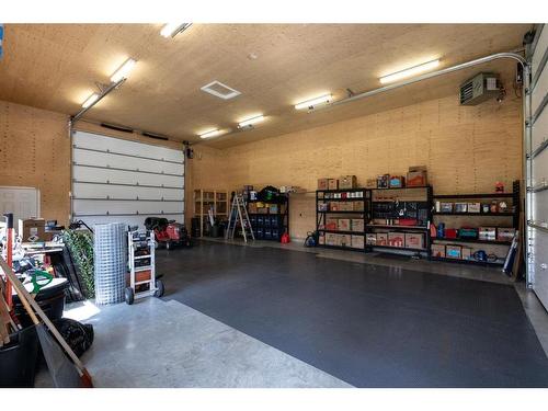 14-27501 Township Road 374, Rural Red Deer County, AB - Indoor Photo Showing Garage