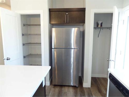 3720 47 Street, Red Deer, AB - Indoor Photo Showing Kitchen