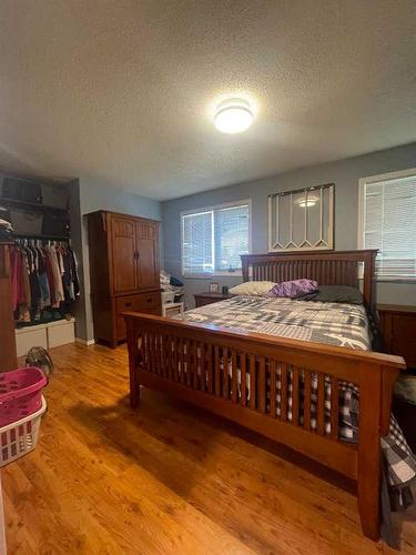 4626 Victoria Avenue, Coronation, AB - Indoor Photo Showing Bedroom