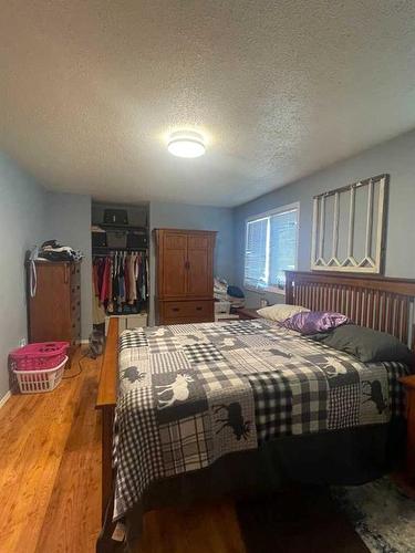 4626 Victoria Avenue, Coronation, AB - Indoor Photo Showing Bedroom