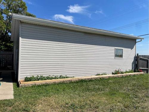 4626 Victoria Avenue, Coronation, AB - Outdoor