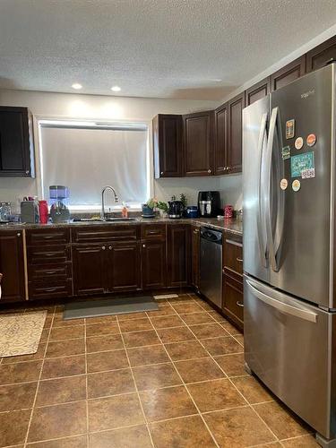 4626 Victoria Avenue, Coronation, AB - Indoor Photo Showing Kitchen