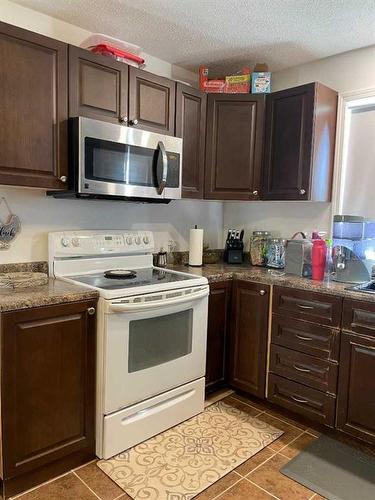 4626 Victoria Avenue, Coronation, AB - Indoor Photo Showing Kitchen