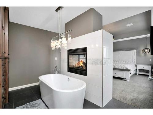 137 Sutherland Close, Red Deer, AB - Indoor Photo Showing Bathroom