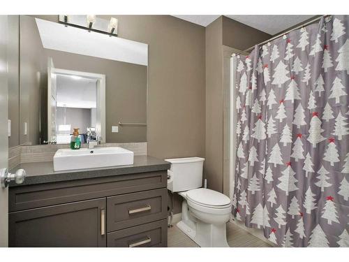 137 Sutherland Close, Red Deer, AB - Indoor Photo Showing Bathroom