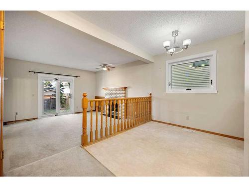 156 Millrise Close Sw, Calgary, AB - Indoor Photo Showing Other Room