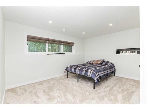 38277 Range Road 264, Rural Red Deer County, AB - Indoor Photo Showing Bedroom