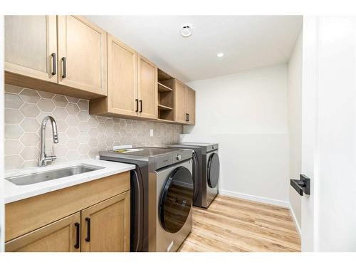 38277 Range Road 264, Rural Red Deer County, AB - Indoor Photo Showing Laundry Room