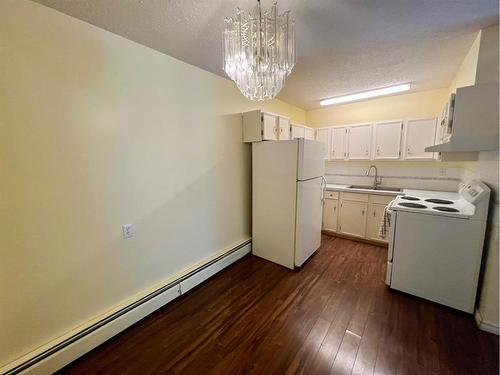 201-5812 61 Street, Red Deer, AB - Indoor Photo Showing Laundry Room