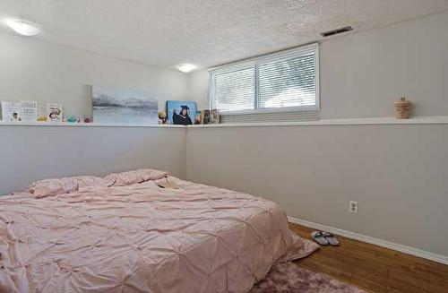 43 Beamish Park Drive East, Brooks, AB - Indoor Photo Showing Bedroom