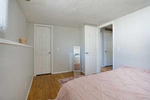 43 Beamish Park Drive East, Brooks, AB - Indoor Photo Showing Bedroom