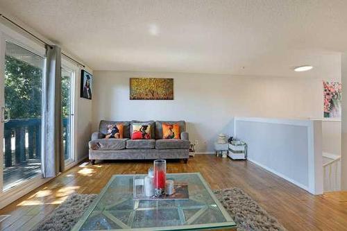 43 Beamish Park Drive East, Brooks, AB - Indoor Photo Showing Living Room