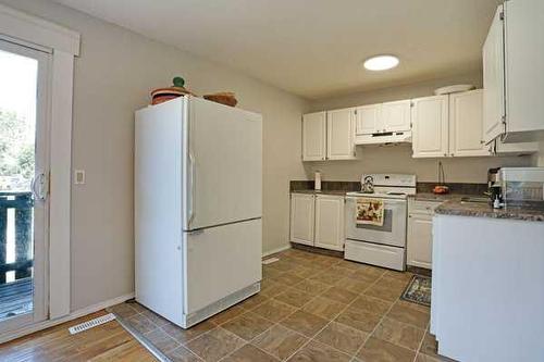 43 Beamish Park Drive East, Brooks, AB - Indoor Photo Showing Kitchen