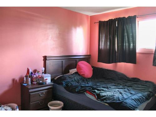 4840 48 Street, Hardisty, AB - Indoor Photo Showing Bedroom