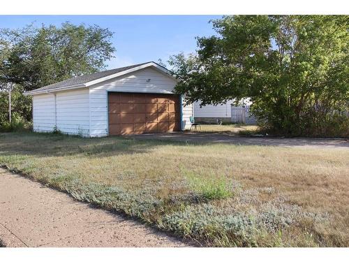 4840 48 Street, Hardisty, AB - Outdoor