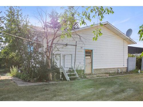 4840 48 Street, Hardisty, AB - Outdoor