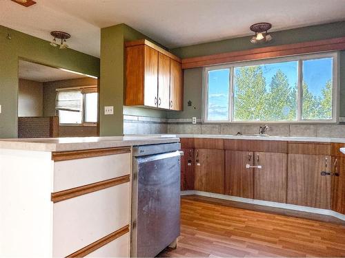 45466 Range Road 180, Rural Camrose County, AB - Indoor Photo Showing Kitchen