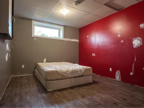 45466 Range Road 180, Rural Camrose County, AB - Indoor Photo Showing Bedroom