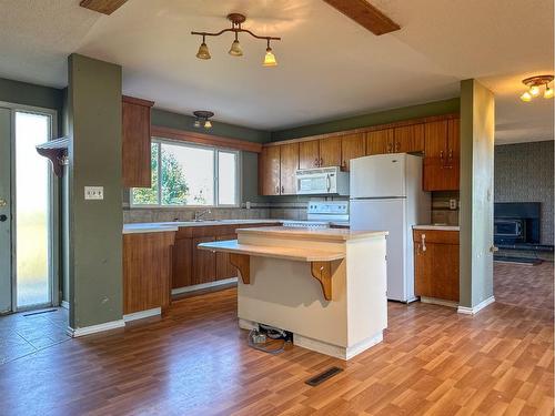 45466 Range Road 180, Rural Camrose County, AB - Indoor Photo Showing Kitchen