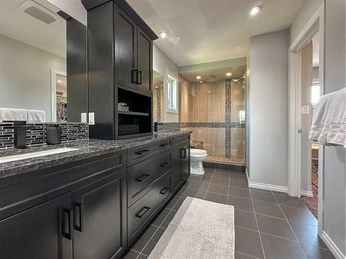 2 Hidden Valley Close, Rural Clearwater County, AB - Indoor Photo Showing Bathroom