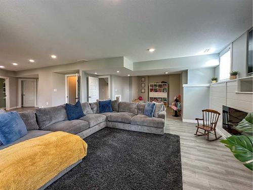 2 Hidden Valley Close, Rural Clearwater County, AB - Indoor Photo Showing Living Room