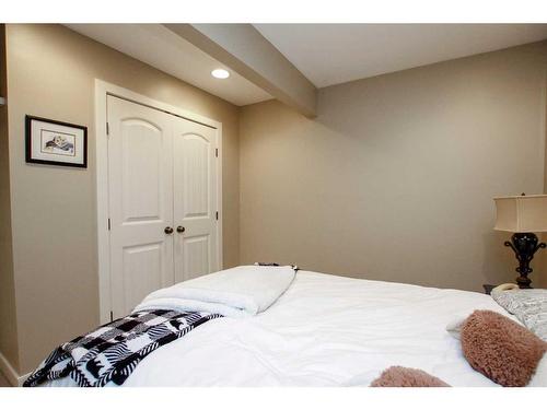 20 Connaught Crescent, Red Deer, AB - Indoor Photo Showing Bedroom