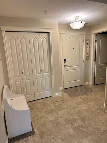 329-6 Michener Boulevard, Red Deer, AB - Indoor Photo Showing Other Room