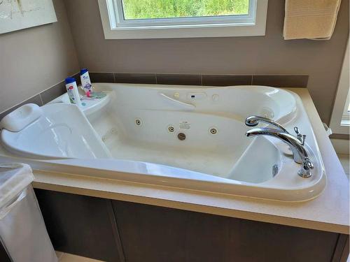 4528 Township Road 482, Rural Brazeau County, AB - Indoor Photo Showing Bathroom