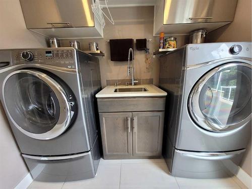 4528 Township Road 482, Rural Brazeau County, AB - Indoor Photo Showing Laundry Room