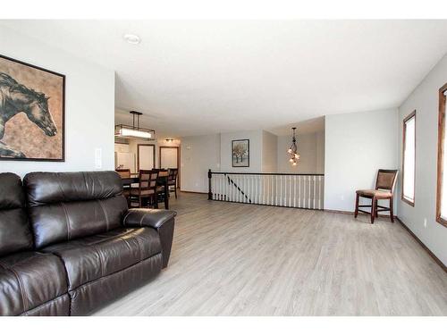 12D-32 Daines Avenue, Red Deer, AB - Indoor Photo Showing Living Room