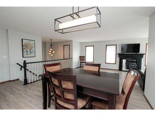 12D-32 Daines Avenue, Red Deer, AB - Indoor Photo Showing Dining Room