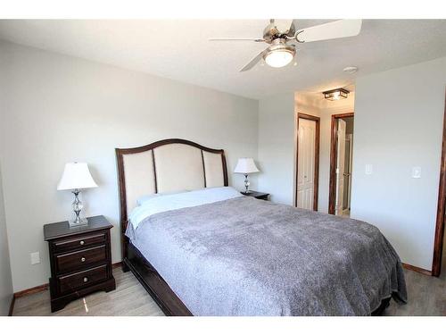 12D-32 Daines Avenue, Red Deer, AB - Indoor Photo Showing Bedroom