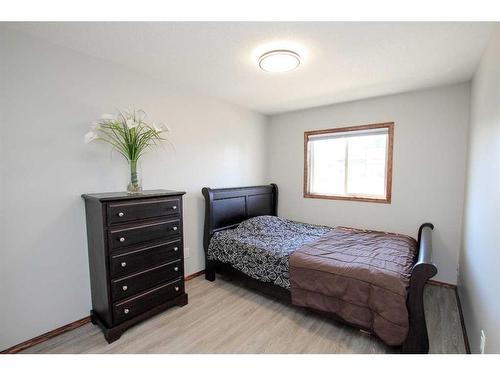 12D-32 Daines Avenue, Red Deer, AB - Indoor Photo Showing Bedroom